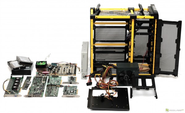 Компьютер с Voodoo 5 6000 - Napalm FX в процессе сборки