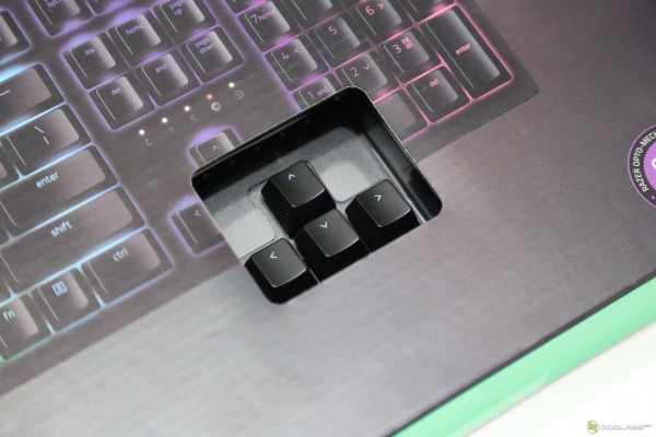 Razer Huntsman, окно с оголёнными клавишами