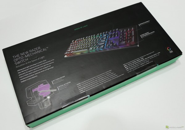 Razer Huntsman, коробка сзади