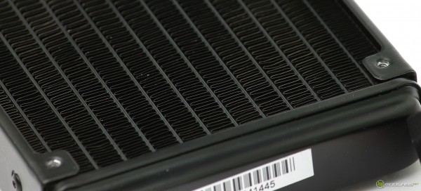 ID-Cooling FrostFlow 120L