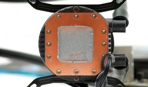 ID-Cooling FrostFlow 120L