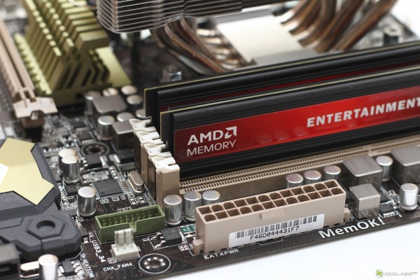 AMD Entertainment Memory PC3-12800 AE34G1609U2 (1600 МГц, 9-9-9-27-1Т, 1,5 В)