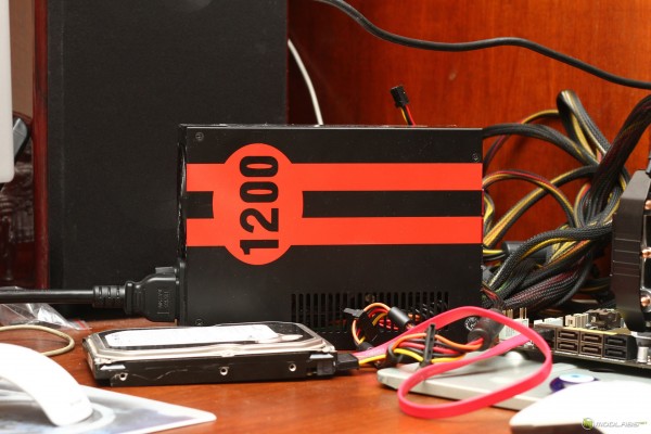 AMD Entertainment Memory PC3-12800 AE34G1609U2 (1600 МГц, 9-9-9-27-1Т, 1,5 В)