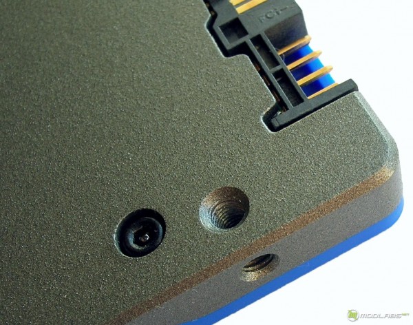 Kingston HyperX SSD - mounting holes