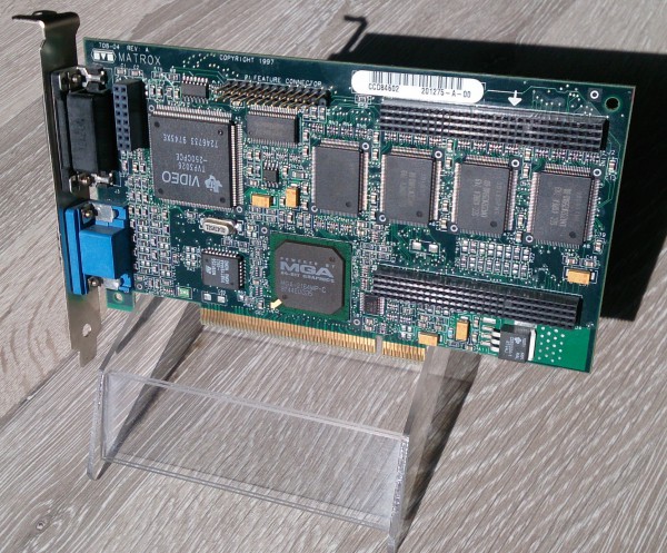 12 Matrox Millennium II 4Mb
