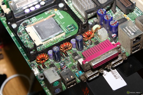 Околосокетное пространство Intel D850MV