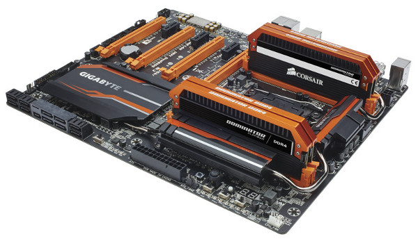 Dominator Platinum Series DDR4 3400MHz 16GB