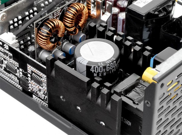 Thermaltake Toughpower Grand RGB Gold (RGB Sync Edition)