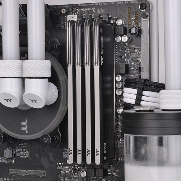 Thermaltake Toughram Z-One DDR4