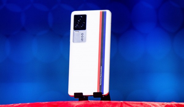 vivo iQOO 7